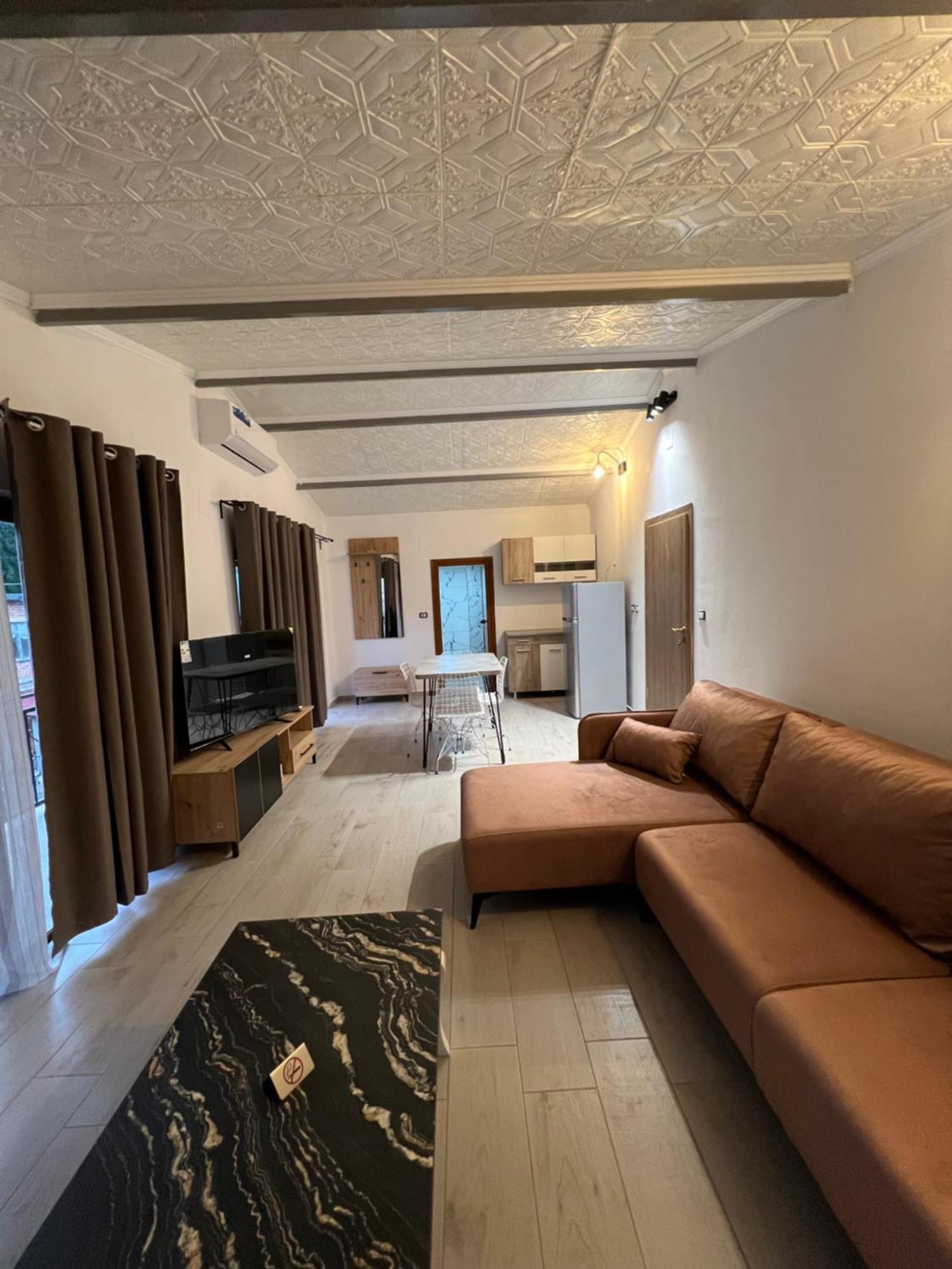 Përmet Sajmir Suites מראה חיצוני תמונה
