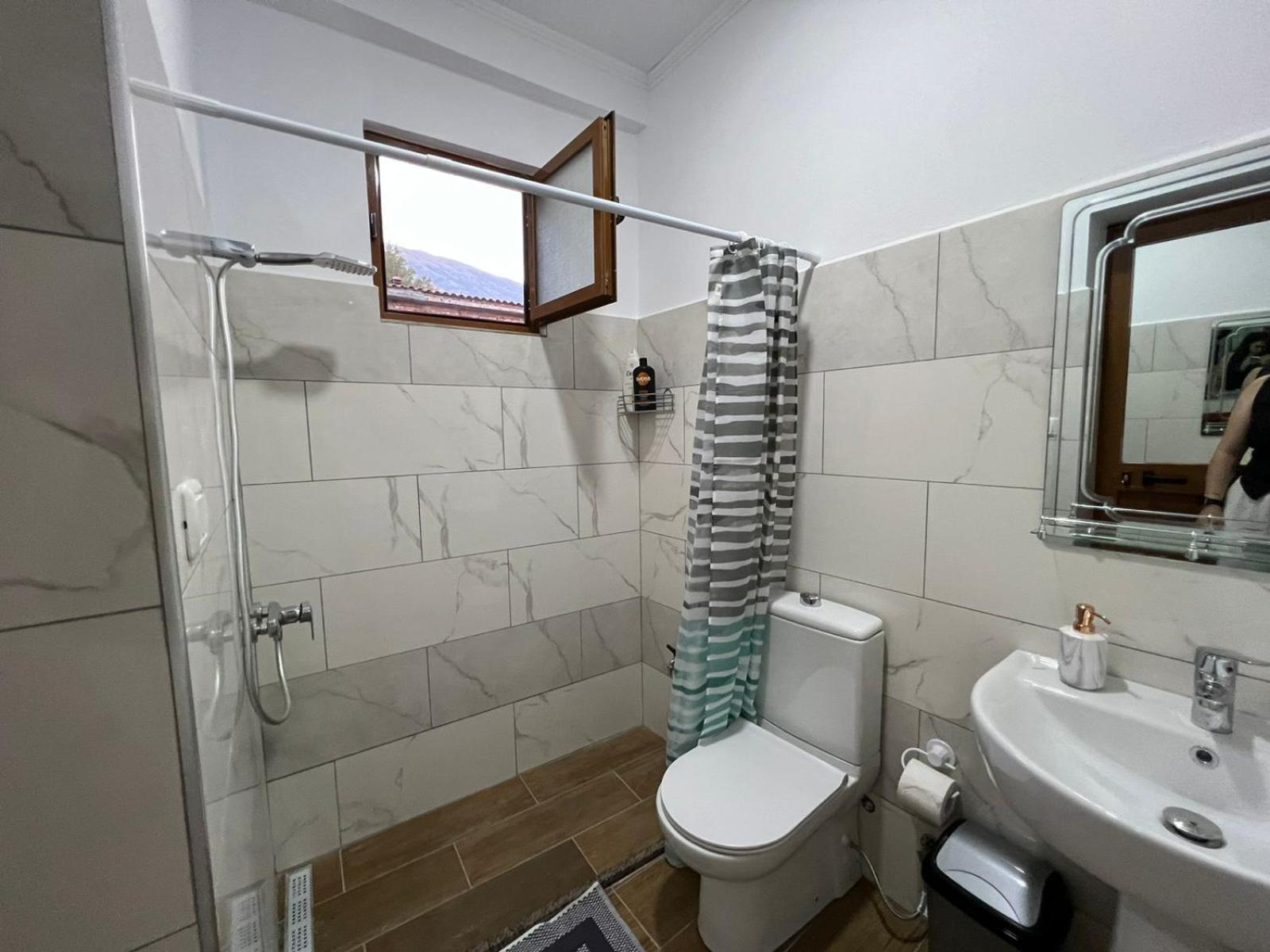 Përmet Sajmir Suites מראה חיצוני תמונה